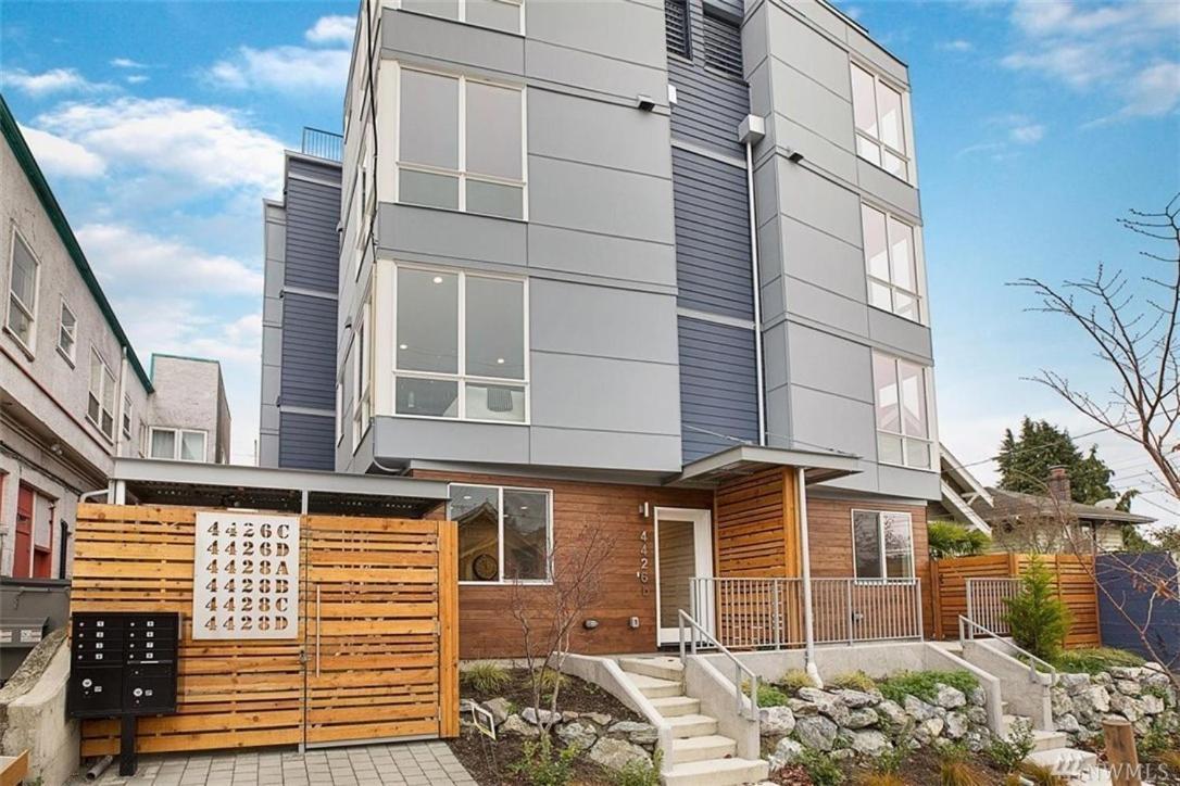Rooftop Patio With Waterview, Private Garden & Grill 3br 3ba- Modern Cityscape * Seattle